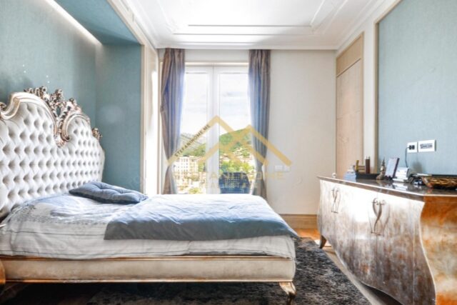 Luksuzni stan u Porto Montenegru